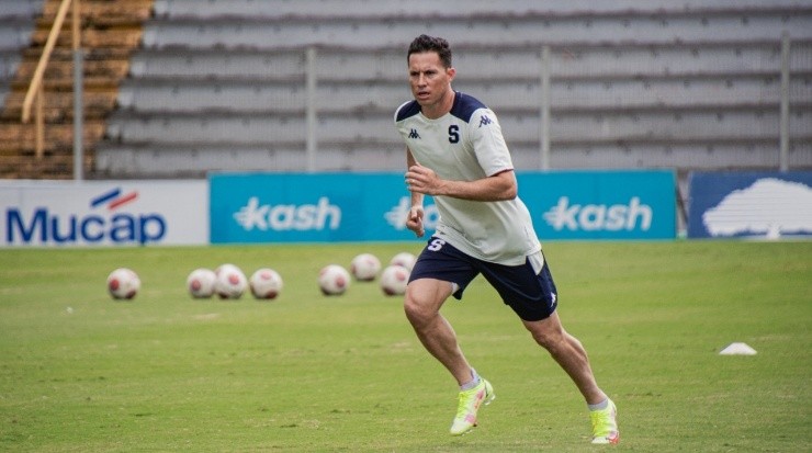 Los detalles de su nuevo club aún no han sido revelados (Saprissa)