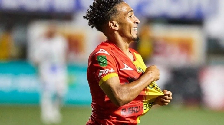 Kennedy Rocha, anotador del gol florense (CSH)