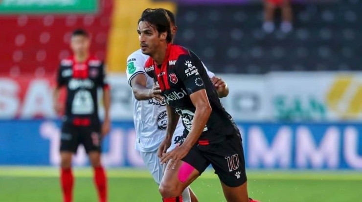 Bryan Ruiz, actual capitán de Alajuelense (LDA)