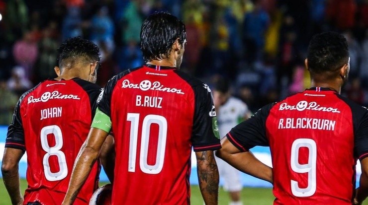 Alajuelense no renunció al ataque a pesar de dos expulsiones (LDA)