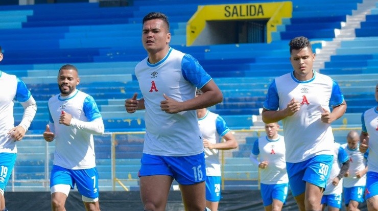 Los Albos se preparan con todo para el juego de esta noche (AFC)
