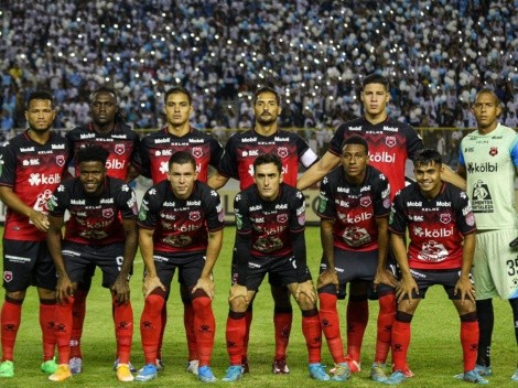 Futbolista de Alajuelense elogió el ambiente que armó la afición de Alianza en el Cuscatlán