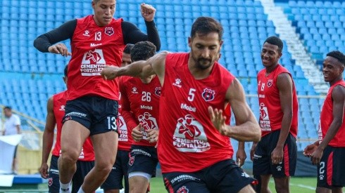 Alajuelense blindó a Celso Borges.