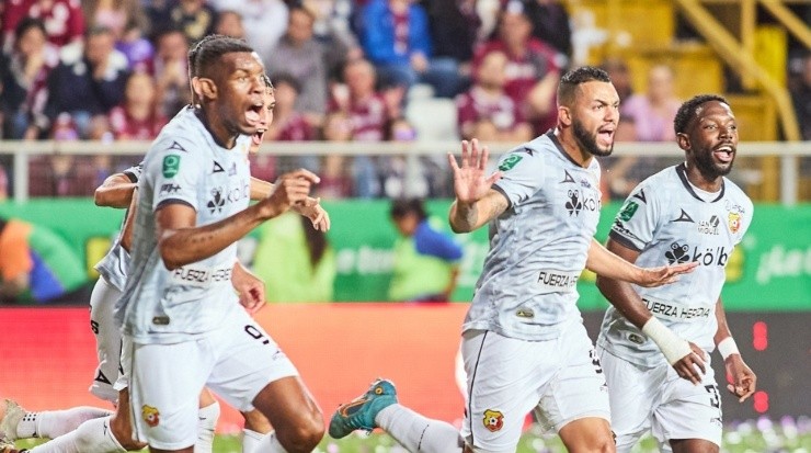 Herediano salió con un valioso empate a domicilio en patio morado (CSH)