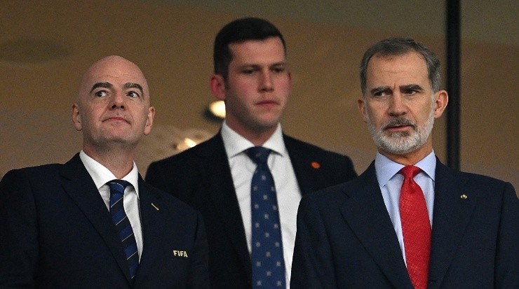 Gianni Infantino, Presidente de FIFA, junto al Rey Felipe VI de España (Getty)