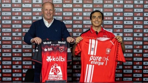 Alajuelense y FC Twente firmaron una alianza estratégica de cooperación entre clubes (LDA)