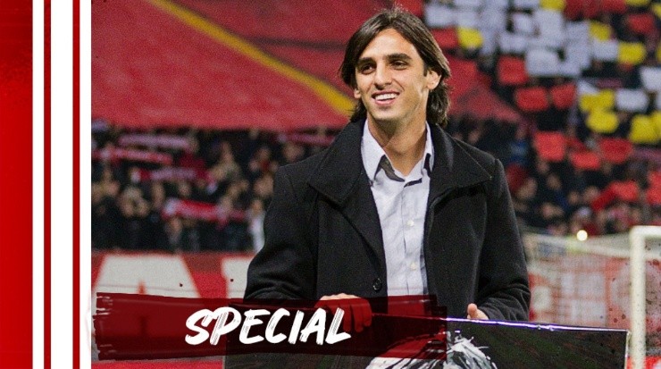 Ruiz tabién fue homenajeado por el FC Twente de Países Bajos (FC Twente)