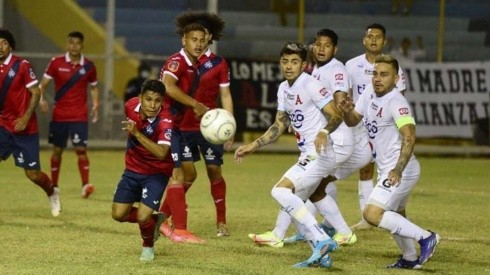 Liga Mayor de Fútbol de El Salvador se acerca a Europa