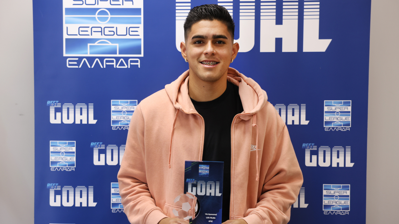 Luis Palma recibe otro premio en el futbol de Grecia