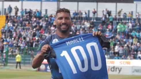 Marcel Hernández llegó a 100 goles en Costa Rica.
