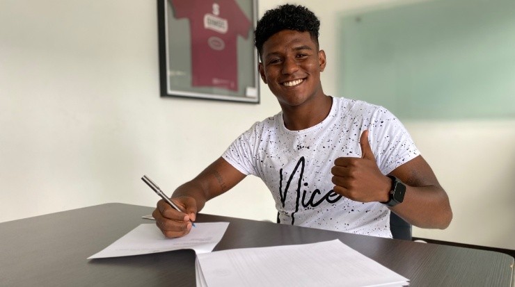 Céspedes firmó en 2021 con el Saprissa (Saprissa)