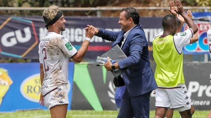 Bolaños y Campos, el tema del momento en el Saprissa (Saprissa)