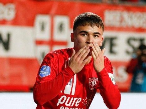 Manfred Ugalde anotó otro doblete en victoria de Twente