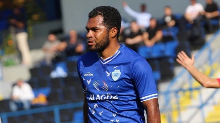 Freddy Álvarez es capitán y campeón en Macedonia del Norte