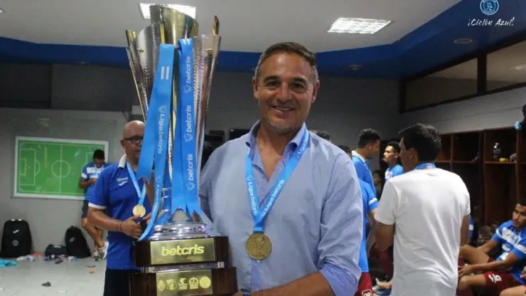 Tota Medina regresa a la Liga Nacional de Honduras