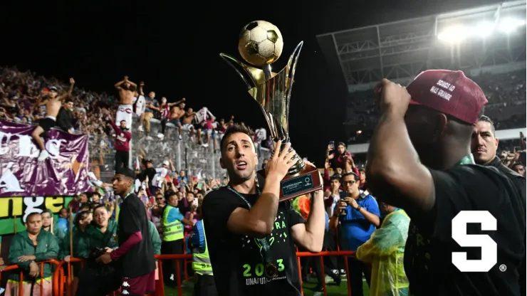 Mariano Torres le lanza un fuerte mensaje a los jugadores de Alajuelense