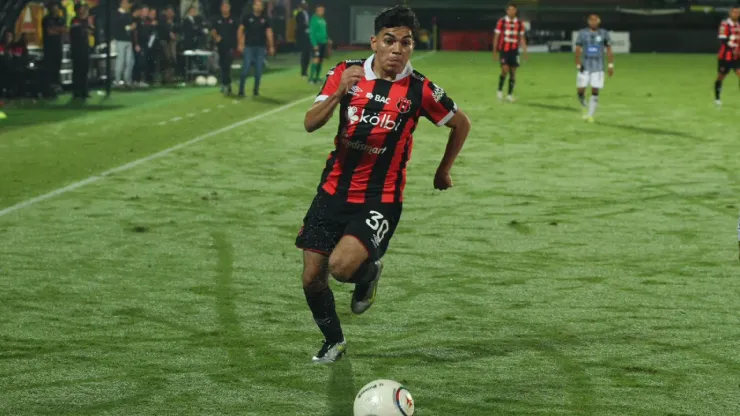 Leonardo Menjívar debutó con Liga Deportiva Alajuelense
