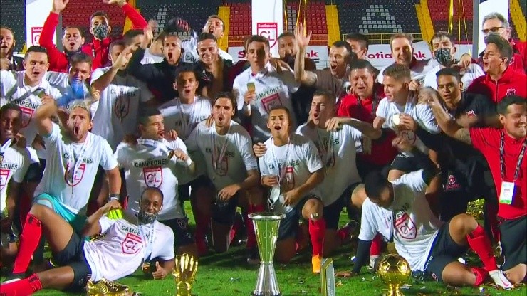 Alajuelense se corona campeón de la Liga Concacaf al vencer a Saprissa