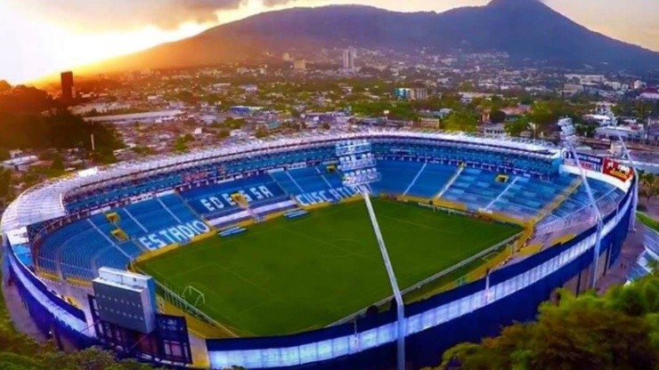 La Fesfut recibe novedades del estadio Cuscatlán