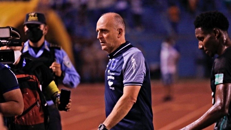Oficial: Fabián Coito dejó de ser el entrenador de Honduras