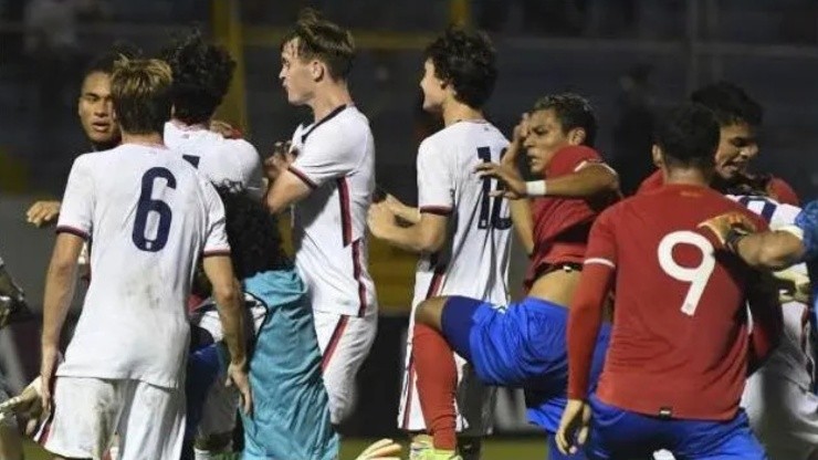 Costa Rica recibe fuerte sanción por la bronca en el juego ante Estados Unidos