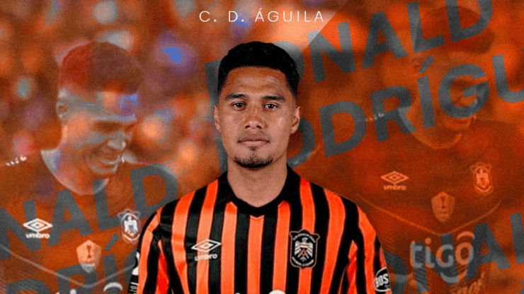 El Salvador: Ronald Rodríguez regresa al CD Águila.