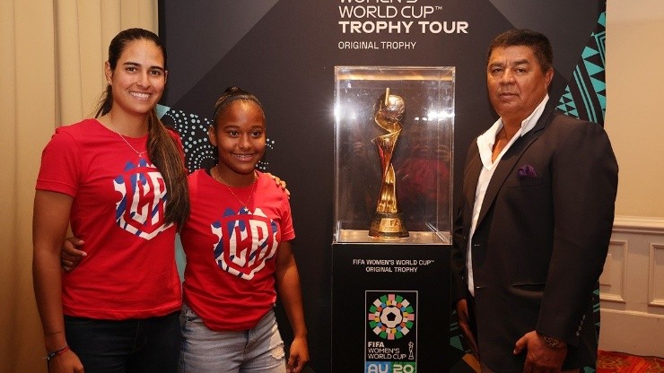 El trofeo del Mundial Femenino se exhibió en Costa Rica.