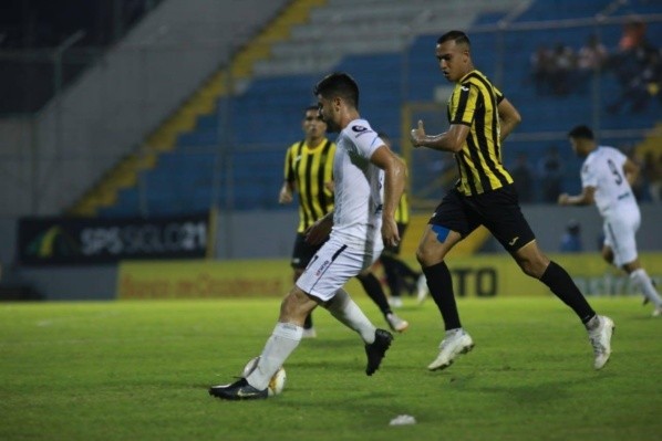 La “maquina” jugó un gran primer tiempo. Comunicaciones también hizo lo suyo, pero no tuvo eficacia en los últimos metros.