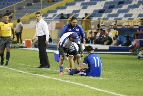 Rodolfo Zelaya se encuentra en duda para el juego ante los dominicanos, ya que fue lastimado en el último partido para El Salvador.