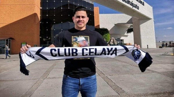 Fito Zelaya en su llegada al Celaya de México