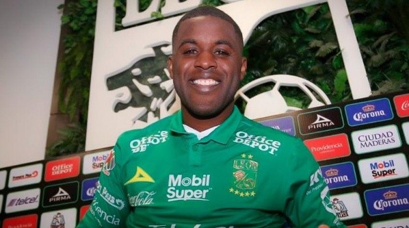 Joel Campbell en León Joel Campbell en León