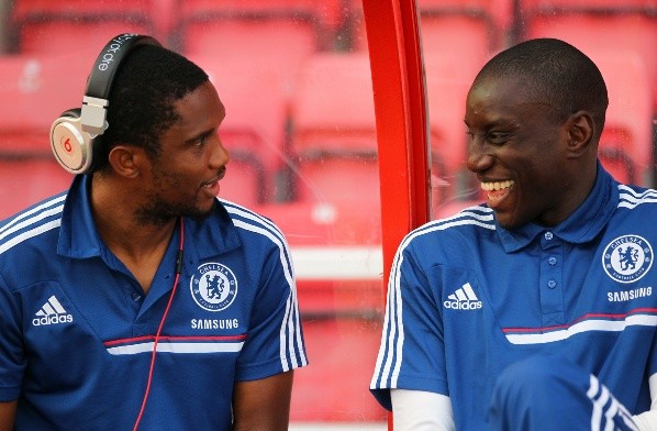 Samuel Eto&#039;o y Demba Ba fueron compañeros en el Chelsea. (Fuente: Getty)