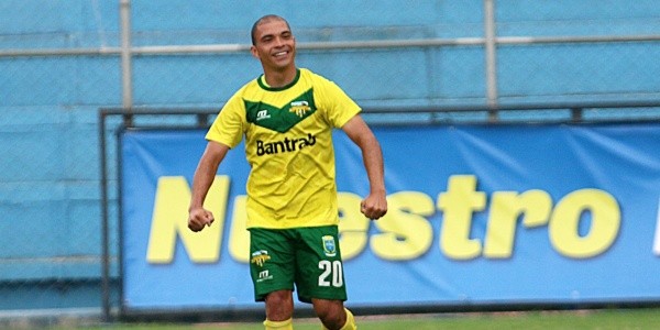 El punta brasileño se recupera de una operación.