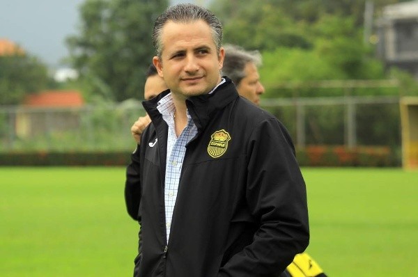 Elias Burbara se mostró muy decilusionado por la economía de su club.