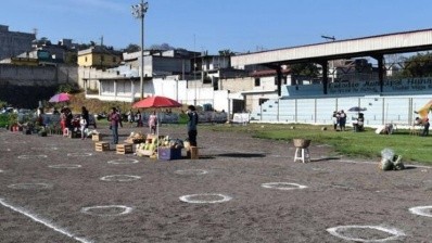 El mercado afincado en el estadio Hunapu (Fuente: SDPnoticias)