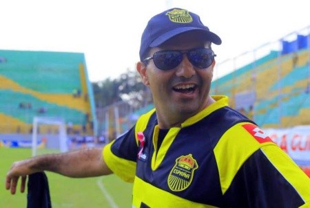 Fuad Abufele denotando su identidad con el Real España (Foto: Honduras Soccer)