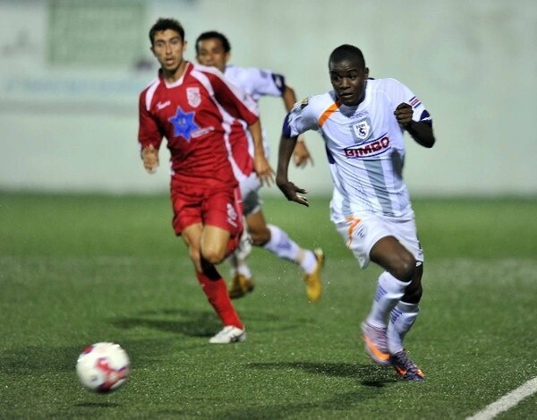 Joel con los colores del morado en sus comienzos.