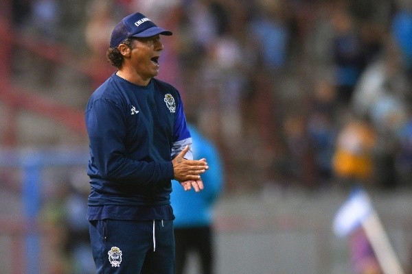 El DT también reveló si volvería a dirigir en la Argentina.