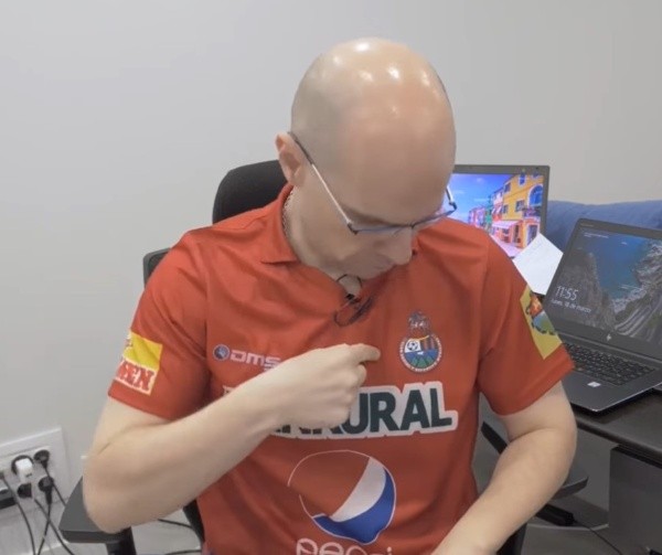 MisterChip se ha llegado a poner la camiseta de Municipal en un video MisterChip se ha llegado a poner la camiseta de Municipal en un video