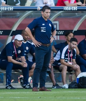Ronald González en su actual rol de entrenador de La Sele (Foto: Michael Janosz)