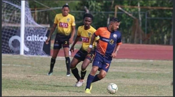 Nelson Chaparro Agüero con Atlético Comalapa (Foto: El Gráfico)