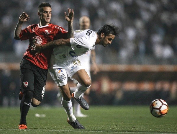 Bryan Ruiz con Santos (Foto: Ricardo Nogueira)