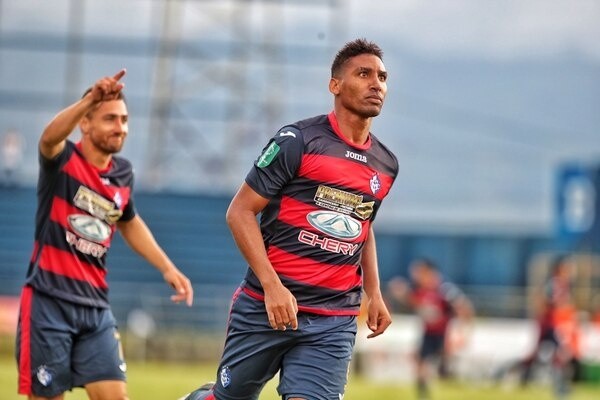 Hernández jugó 73 partidos en Cartaginés y marcó 48 goles. (La Nación)