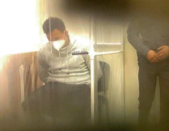 Así espero Marco Pappa el juicio por la detención del domingo. (Twitter)