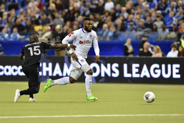 La nueva oferta del Caglari convencería a los de Olimpia y a Benguché.