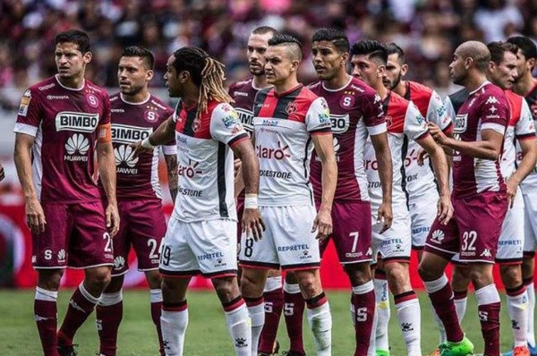 Alajuelense – Saprissa, la rivalidad más importante del fútbol costarricense.