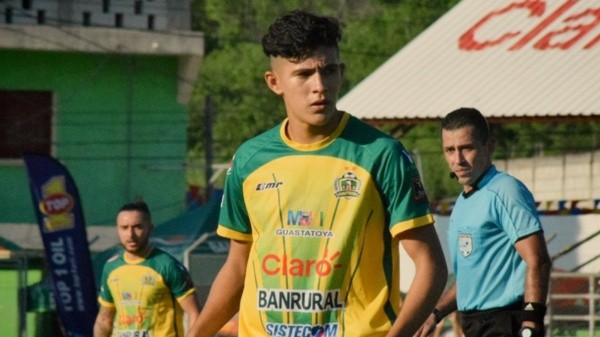 Andersson Ortiz con Guastatoya (Foto: Guastatoya)