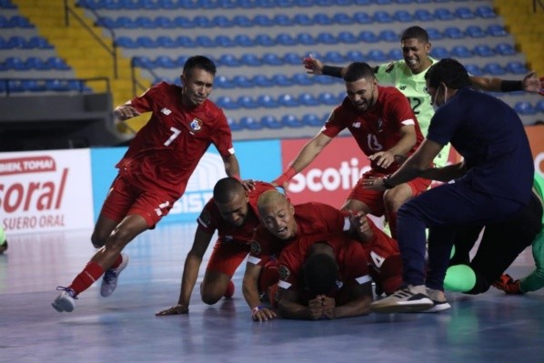 Panamá festeja su clasificación al Mundial de Futsal (Foto: Fedefut)