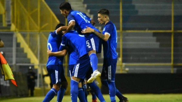 El Salvador está obligado a golear para dejar atrás el empate ante Montserrat. (Fesfut)