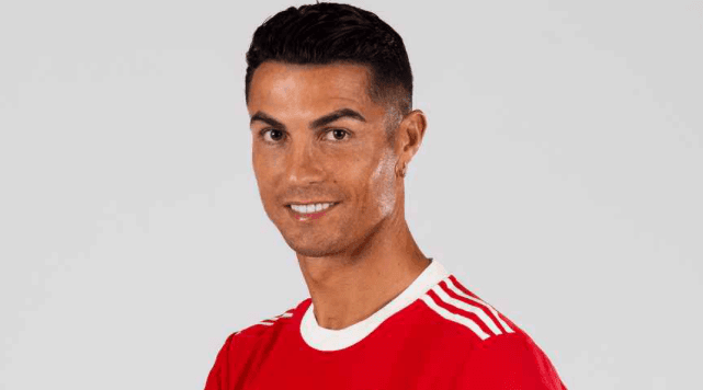 Ronaldo regresa al Manchester United después de 12 años.